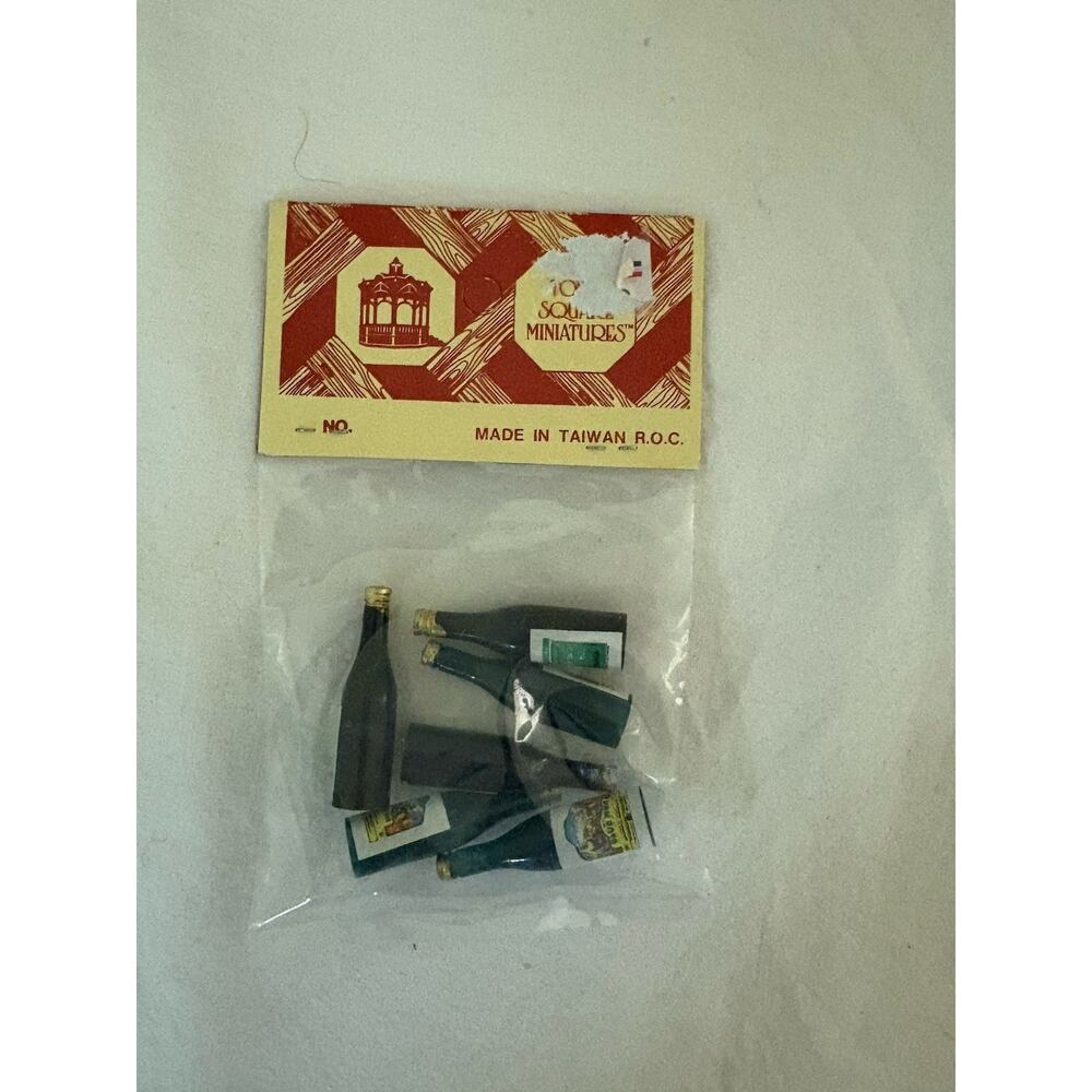 Dollhouse Miniature Wine Bottles by Town Square Miniatures 6 Bottles Vintage NEW